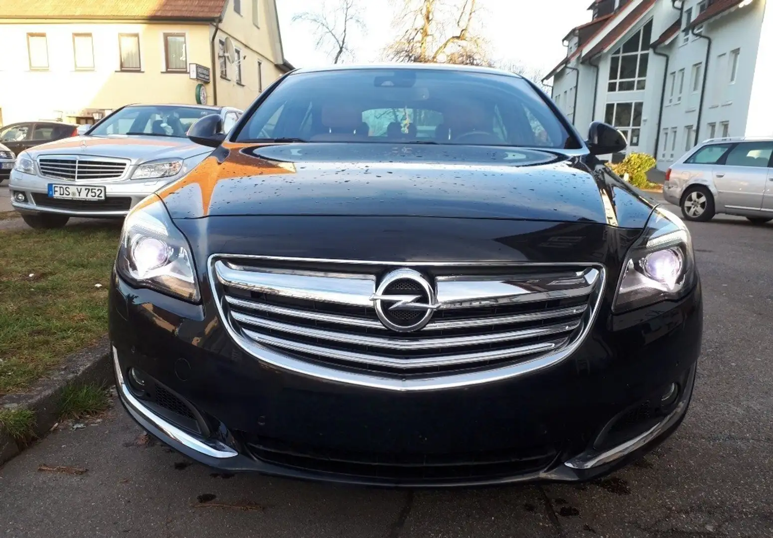 Opel Insignia 2.0 BiTurbo CDTI 4x4 Aut. Business Edition Noir - 1