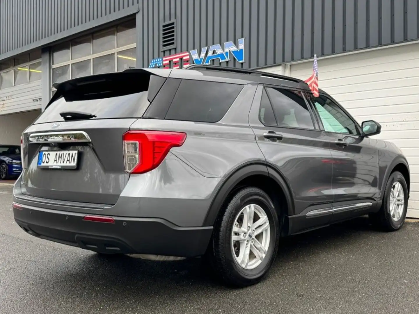 Ford Explorer XLT 2.3 ECOBOOST 6-Sitzer Grau - 2