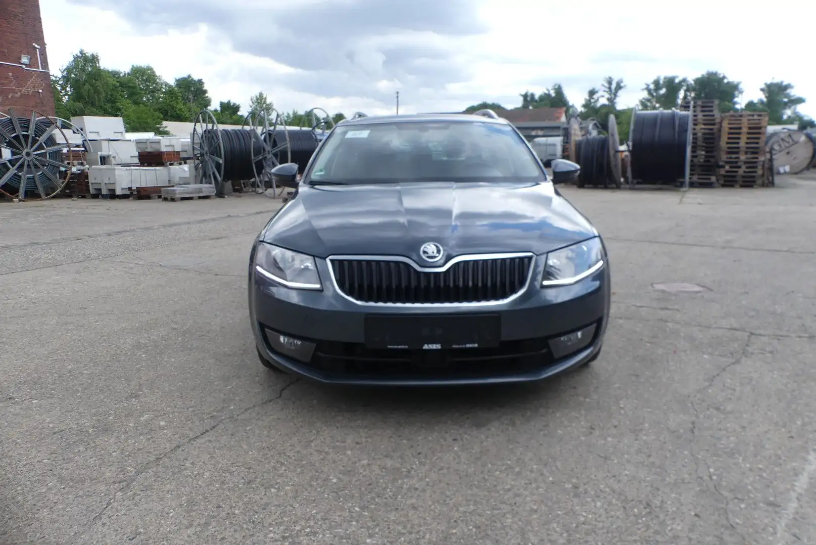 Skoda Octavia 2.0 Style*ACC*Tempo*Navi*Leder*Xenon*AHK Grau - 2