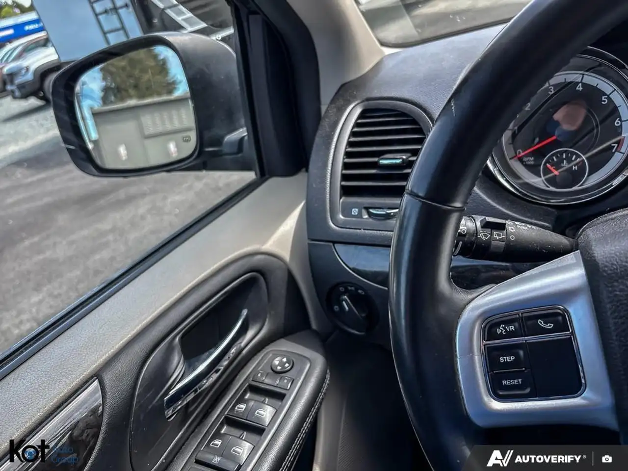 Dodge Grand Caravan photo Dodge Grand Caravan
