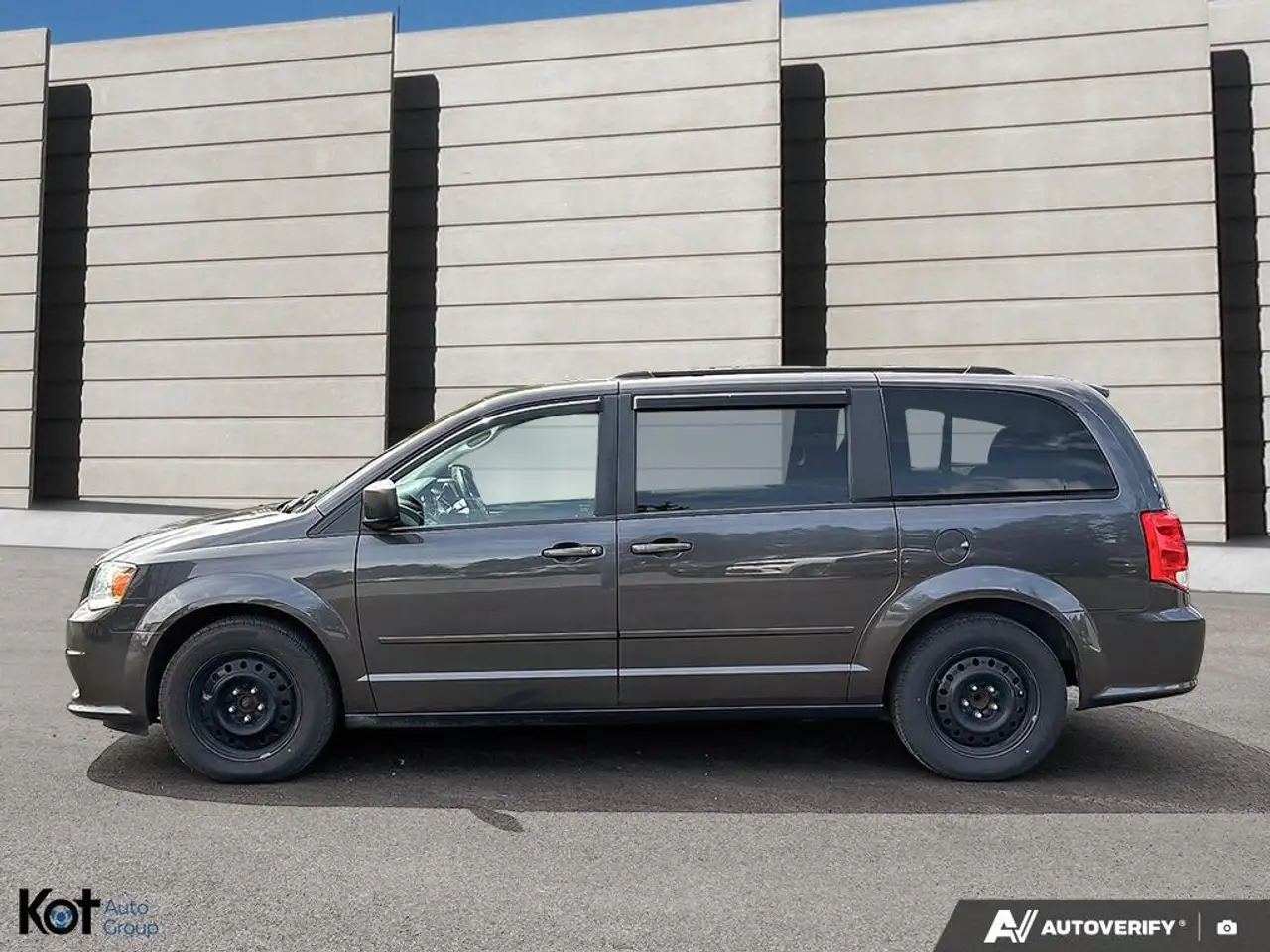 Dodge Grand Caravan photo Dodge Grand Caravan