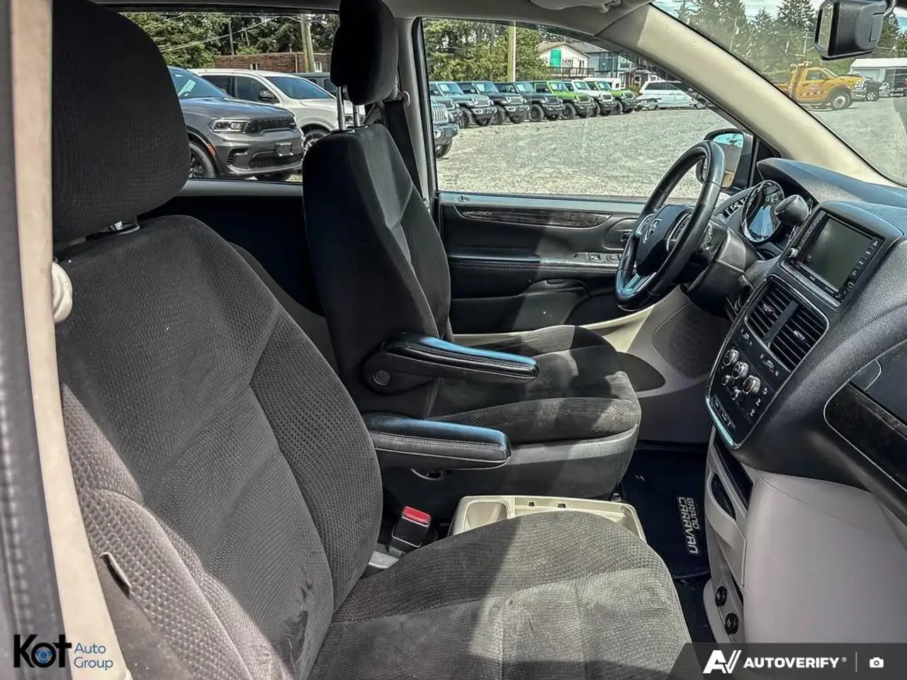 Dodge Grand Caravan photo Dodge Grand Caravan