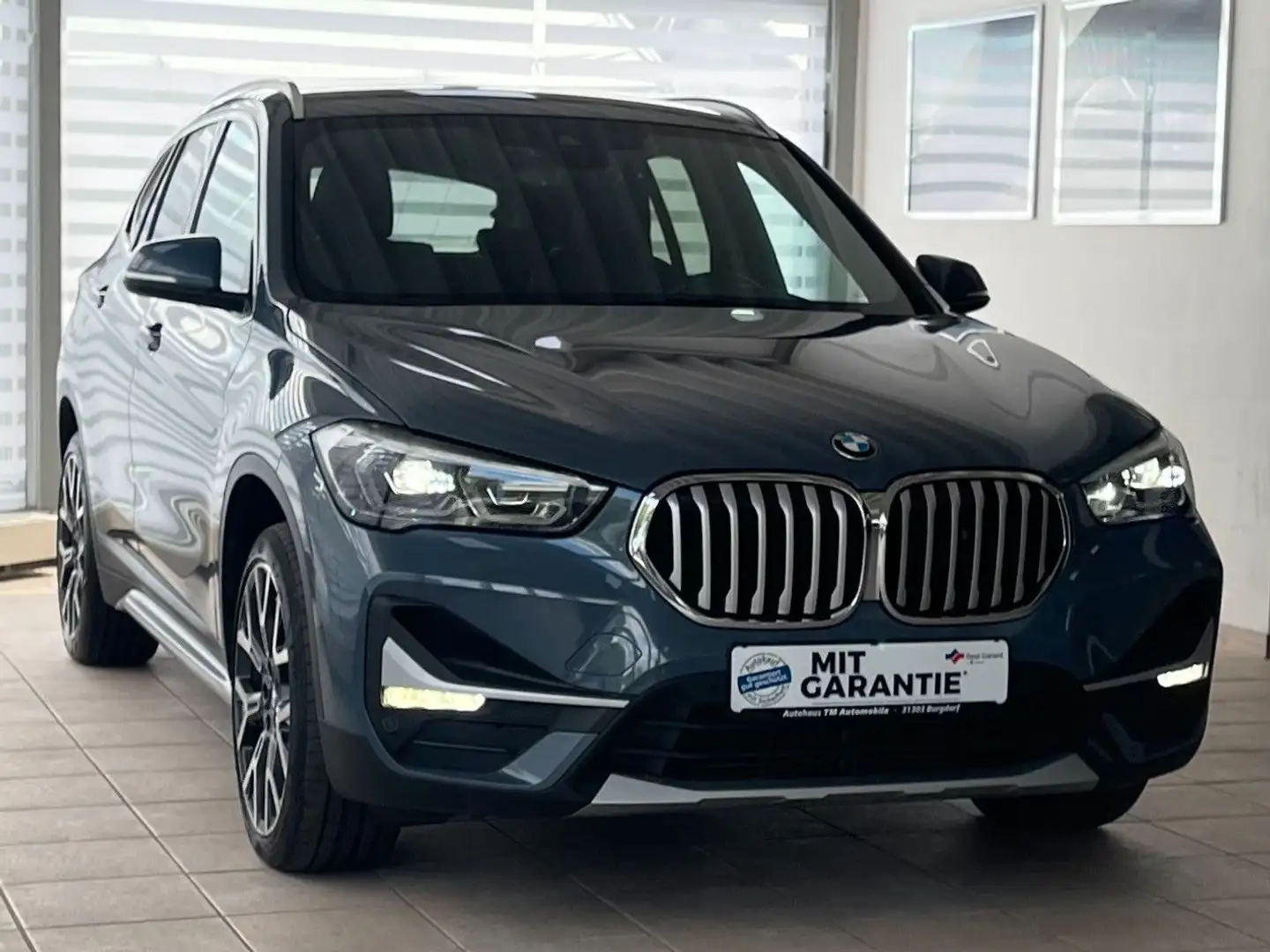 BMW X1 xDrive 18d Aut.xLine AHK LEDER Sports.Memory Grijs - 1