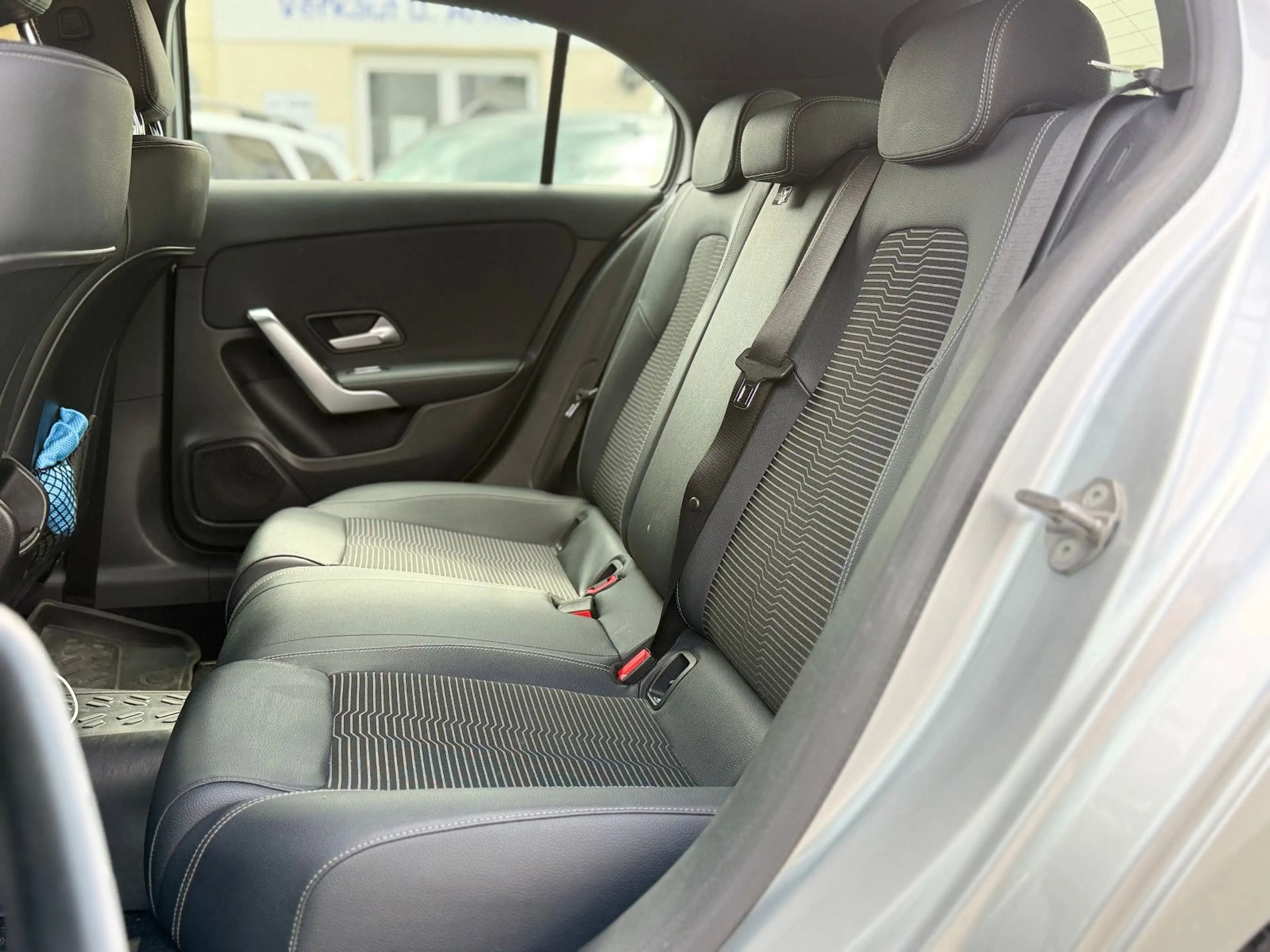 Mercedes-Benz A 180 KLIMA NAVI SHZ CARPLAY KEYLESS — photo 12
