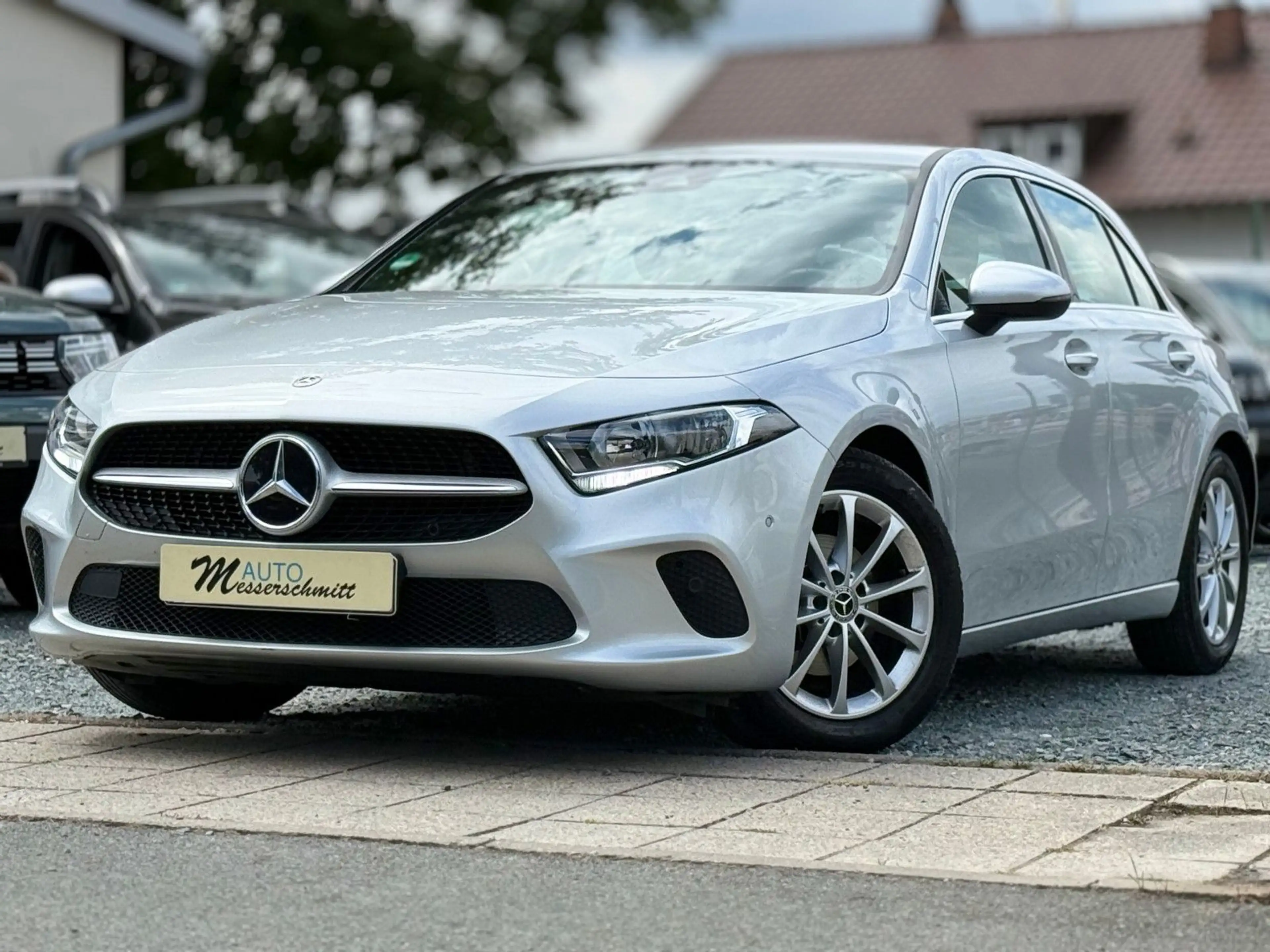 Mercedes-Benz A 180 KLIMA NAVI SHZ CARPLAY KEYLESS — photo 2