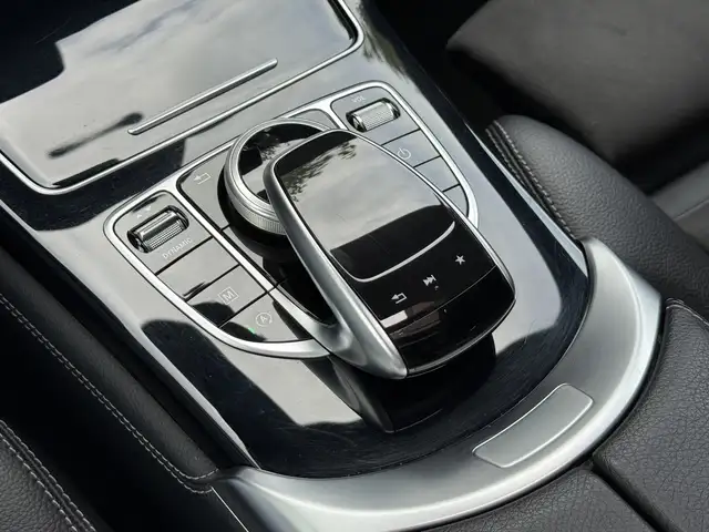 Mercedes-Benz GLC view 25