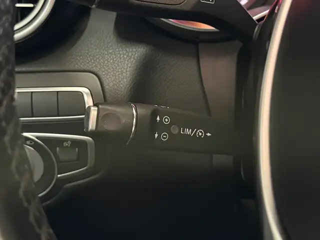 Mercedes-Benz GLC view 30