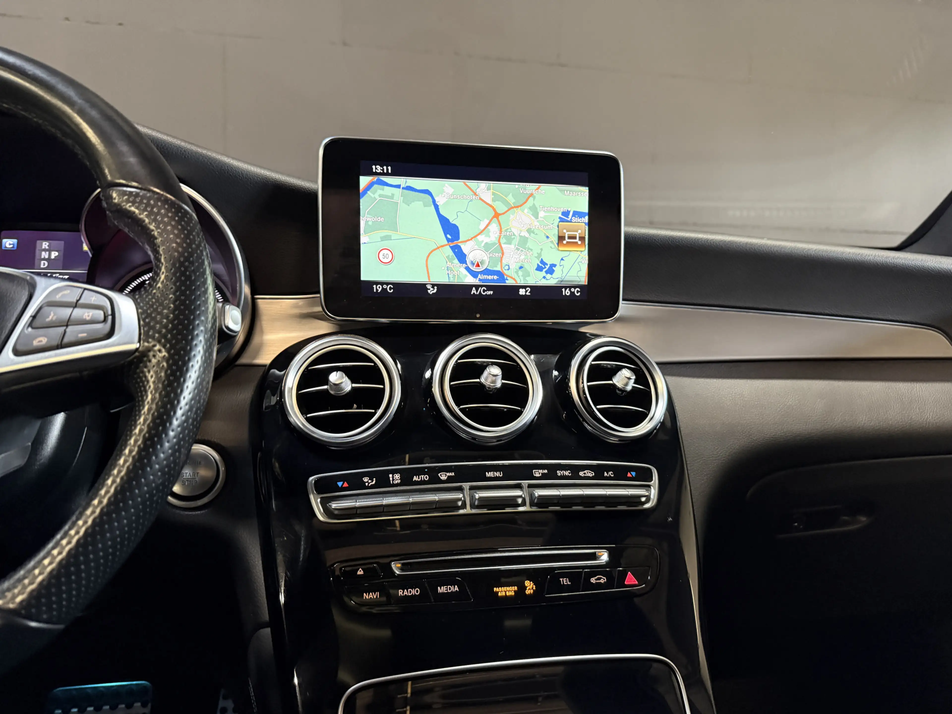 Mercedes-Benz GLC 250 4MATIC AMG Line Premium | Panoramadak | Stoelverwa — photo 16
