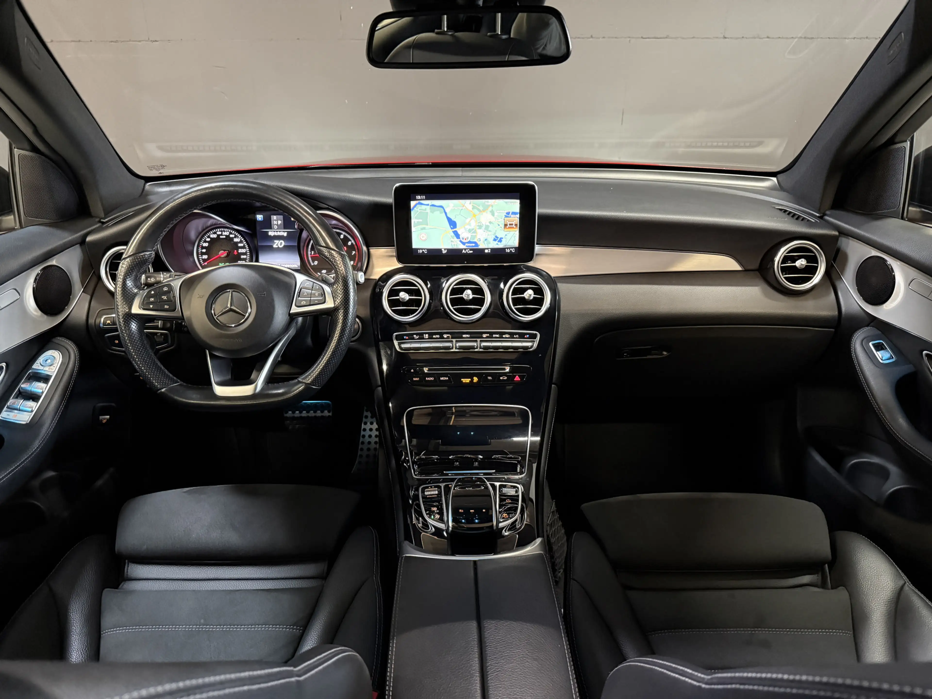 Mercedes-Benz GLC 250 4MATIC AMG Line Premium | Panoramadak | Stoelverwa — photo 2