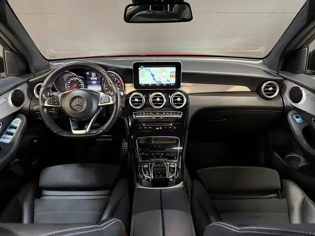 Mercedes-Benz GLC view 2