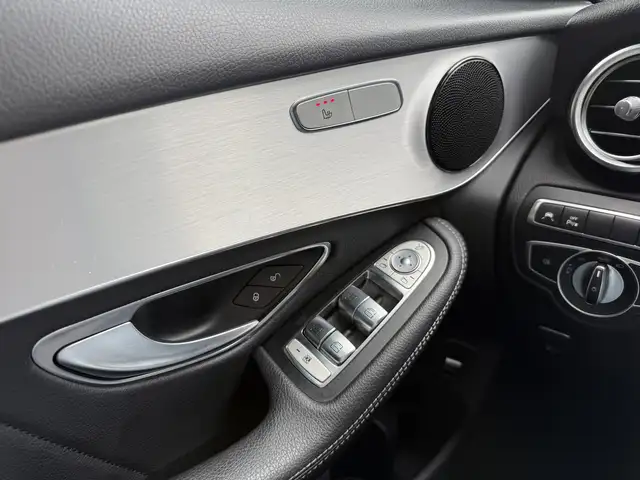 Mercedes-Benz GLC view 17