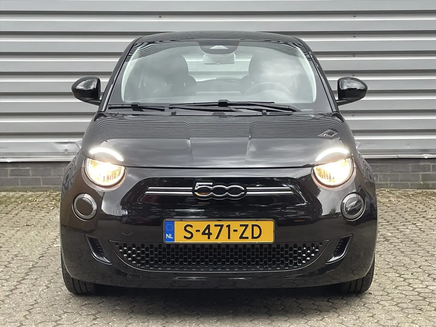 Fiat 500 42kWh 118pk Aut Urban I DAB I Carplay I Cruise Zwart - 2