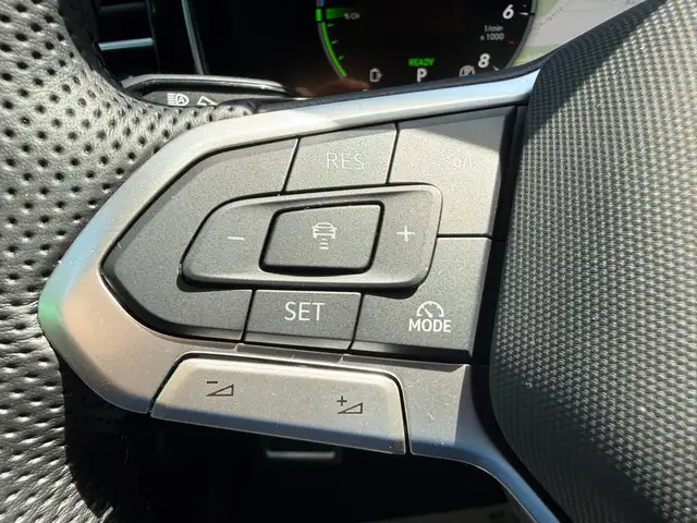 Volkswagen Touareg R eHybrid TSI 4M. Final Edition Ansicht 15