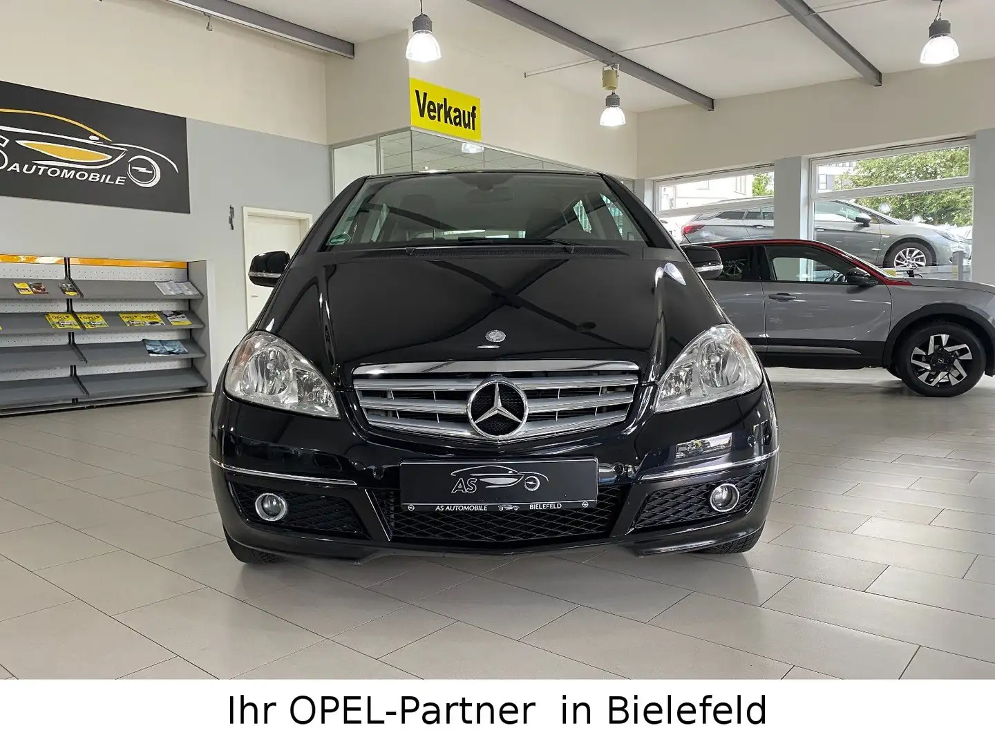 Mercedes-Benz A 180 AVANTGARDE AUTOMATIK/SHZ/GJR/PARK-ASSIST Schwarz - 2