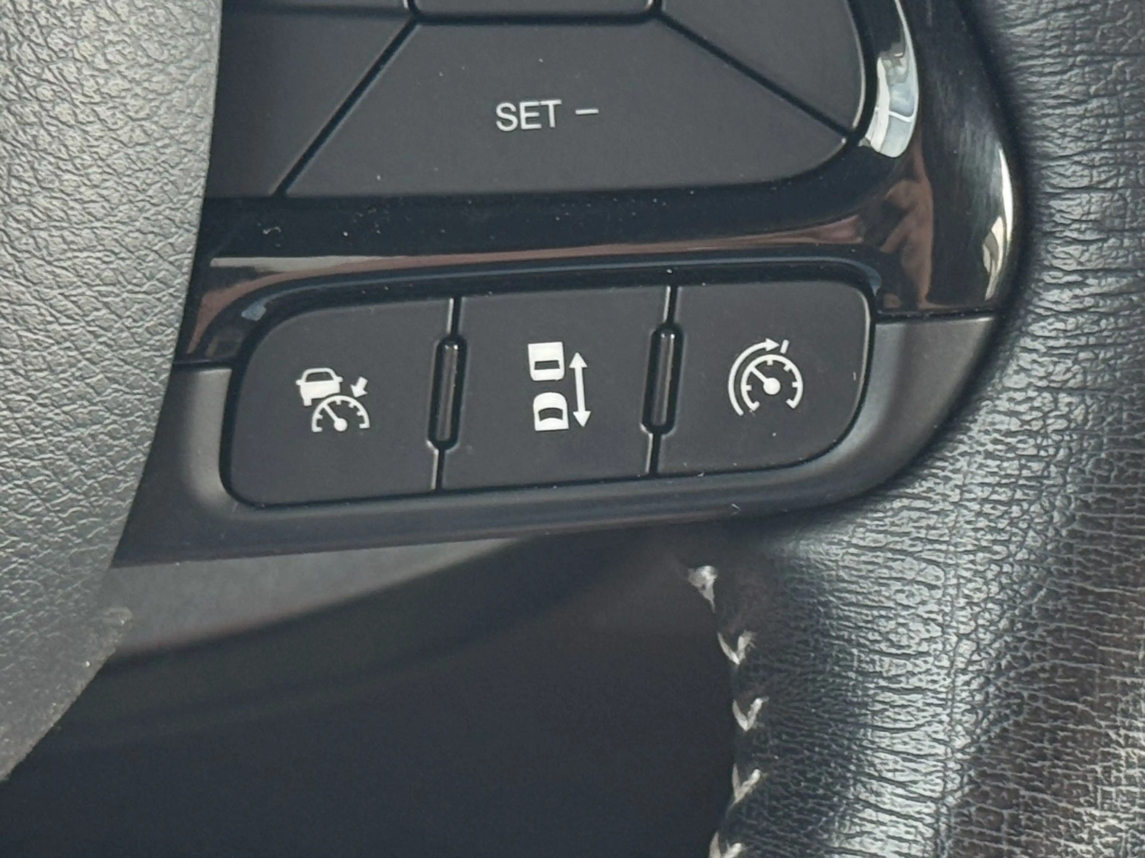 Jeep Renegade Limited FWD LEDER+NAVI+ACC+KeyLess+LED — photo 15