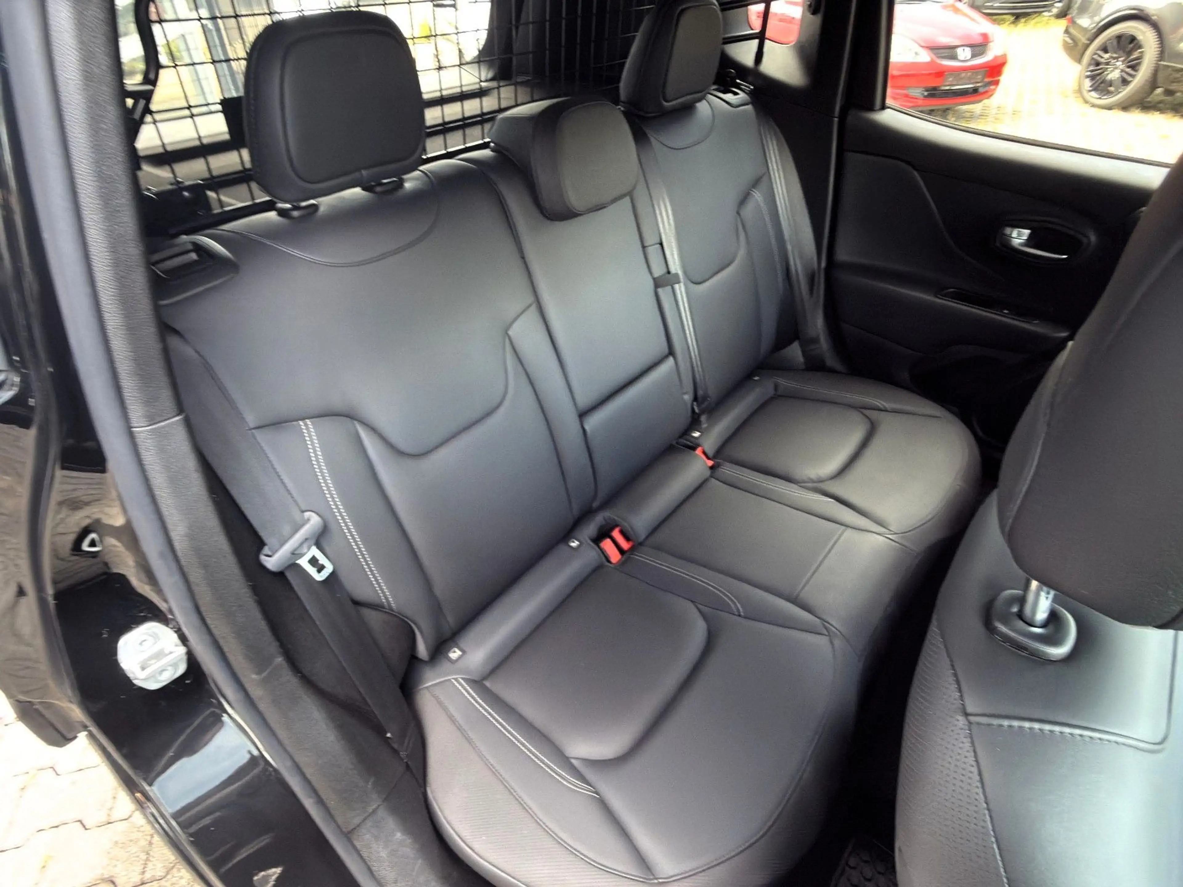 Jeep Renegade Limited FWD LEDER+NAVI+ACC+KeyLess+LED — photo 27