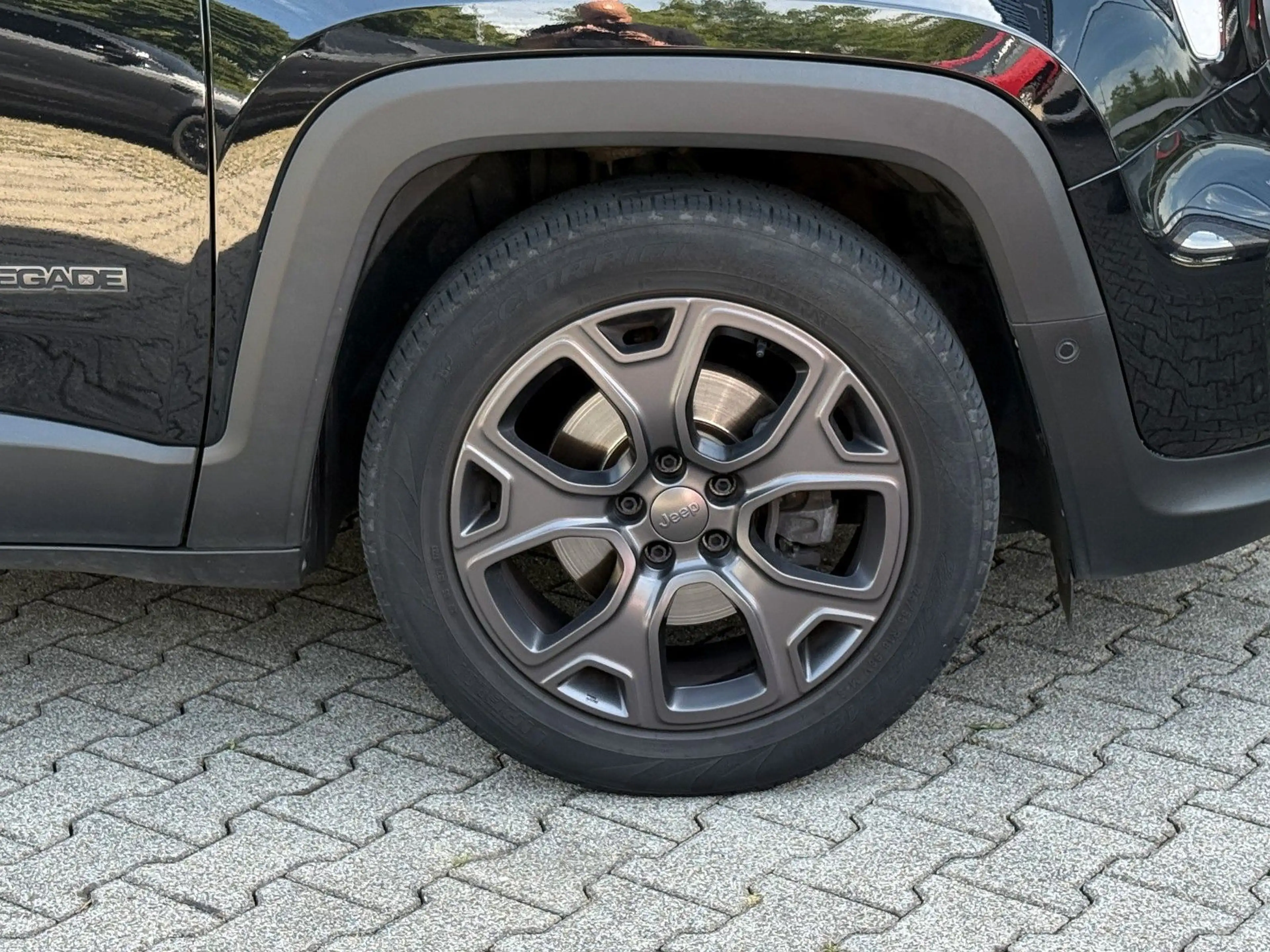 Jeep Renegade Limited FWD LEDER+NAVI+ACC+KeyLess+LED — photo 33