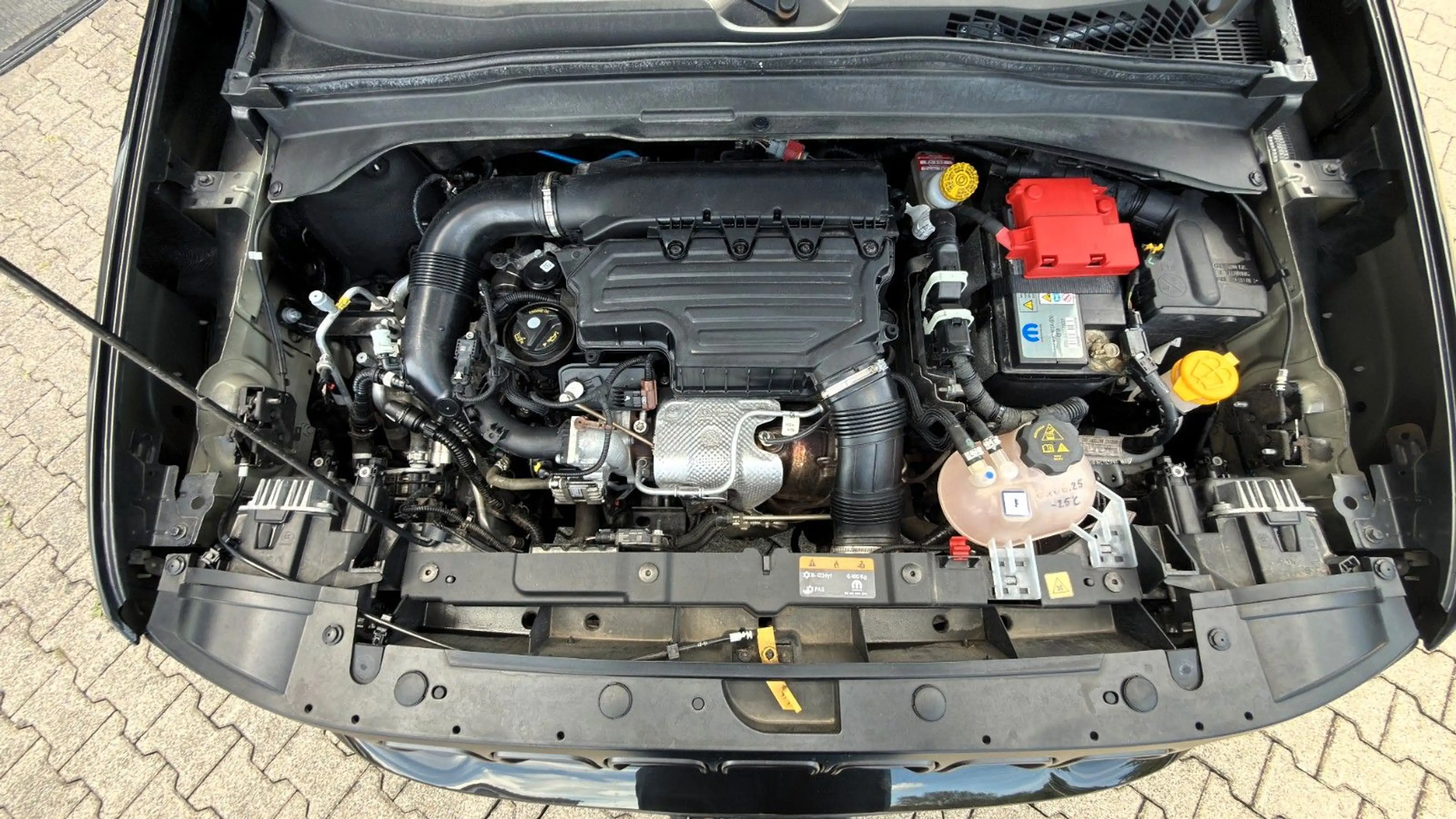 Jeep Renegade Limited FWD LEDER+NAVI+ACC+KeyLess+LED — photo 32