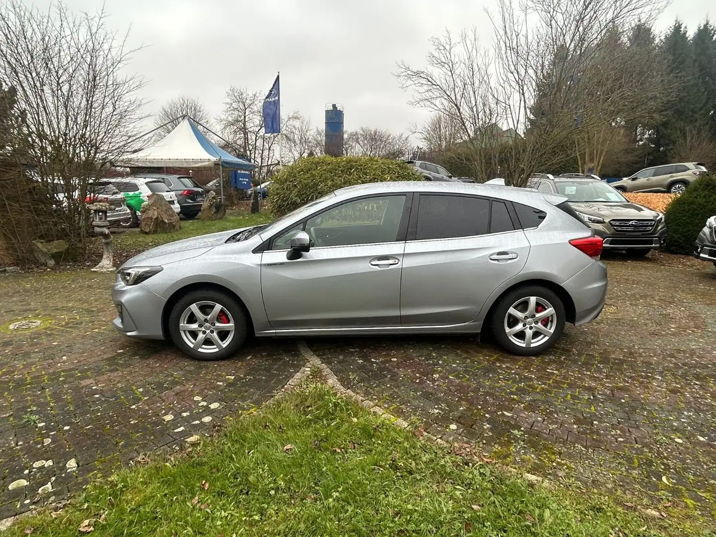 Subaru Impreza 1.6i Comfort Lineartronic Grau - 2