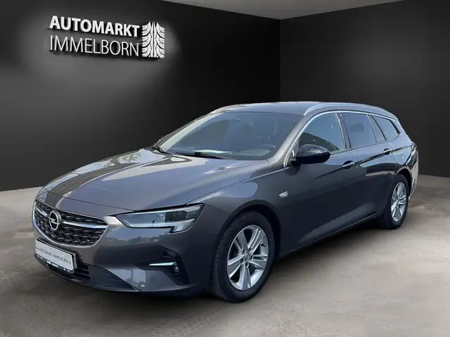 Opel Insignia view 4
