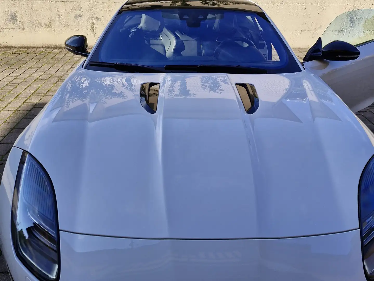Jaguar F-Type Coupe 2.0 i4 R-Dynamic rwd 300cv auto - 1