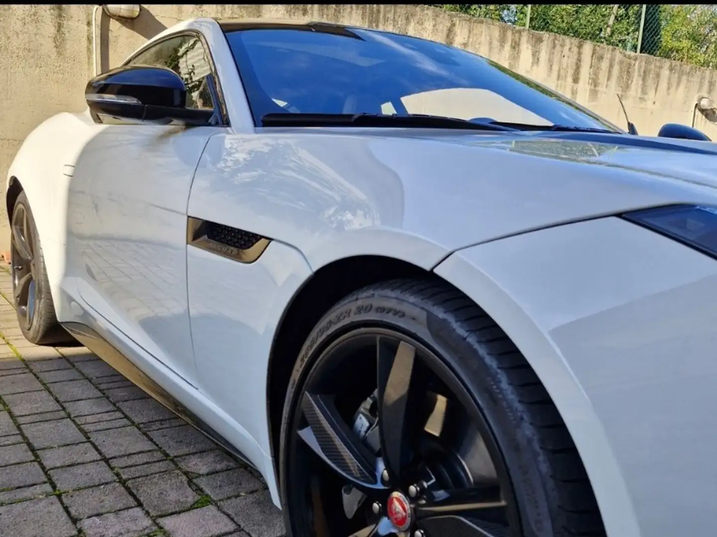 Jaguar F-Type Coupe 2.0 i4 R-Dynamic rwd 300cv auto - 2