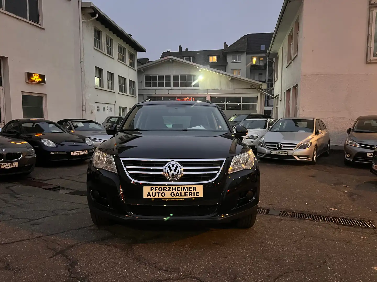 Volkswagen Tiguan Trend Schwarz - 1
