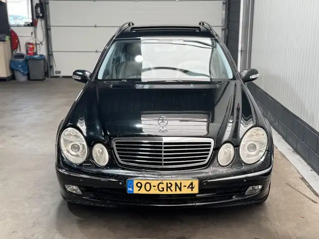 Mercedes-Benz E-Class view 2