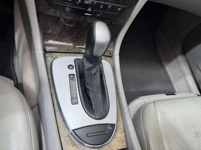 Mercedes-Benz E-Class view 12