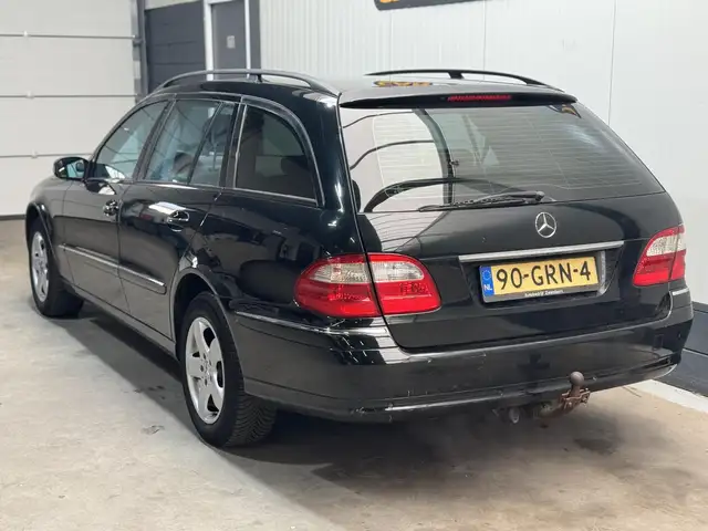 Mercedes-Benz E-Class view 7