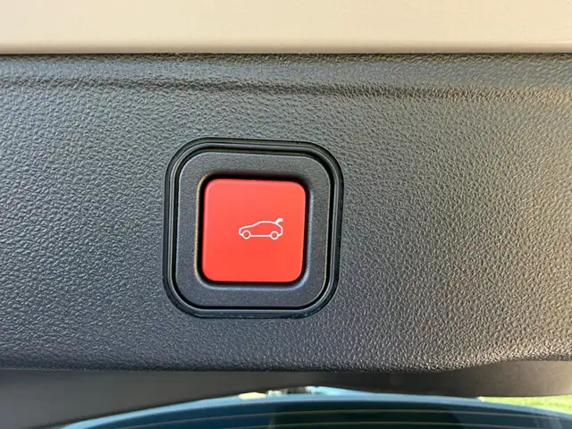 Jeep Avenger view 17
