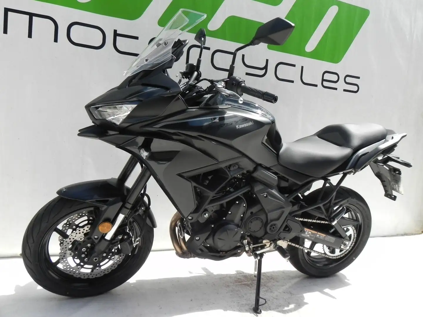 Kawasaki Versys 650 ABS TC 2025 Schwarz - 2
