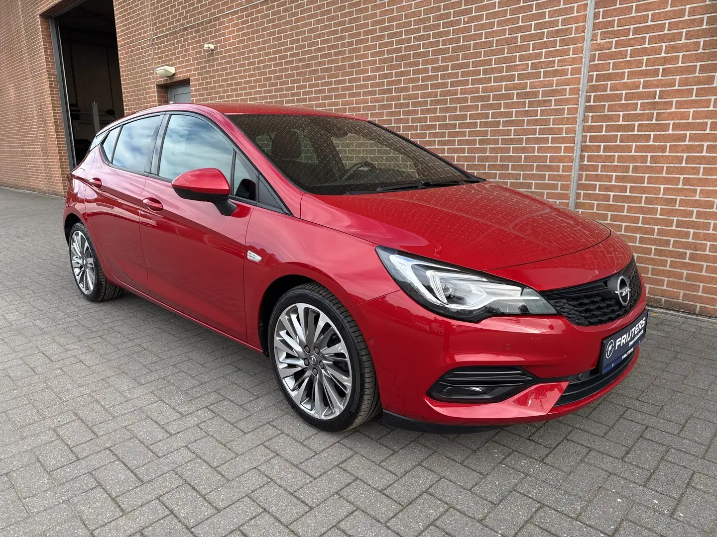Opel Astra Ultimate 1.2 Turbo S/S 145 pk MT6 Rojo - 2