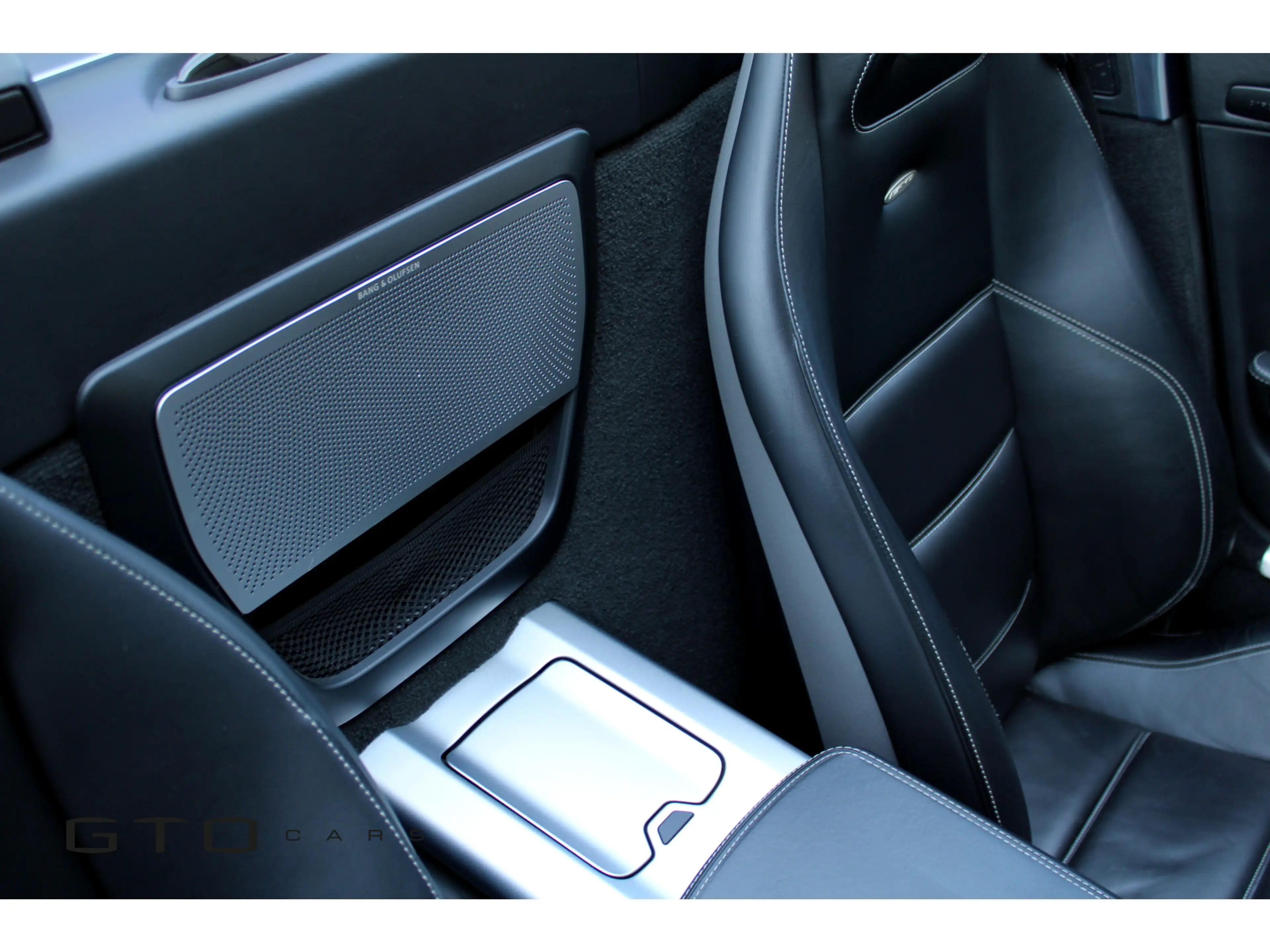 Mercedes-Benz SLS Roadster 6.3 AMG B&O Surround Sound / Camera / Dea — photo 12
