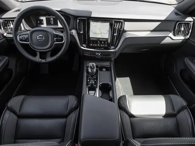 Volvo V60 Cross Country view 10