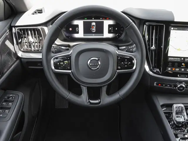 Volvo V60 Cross Country view 11