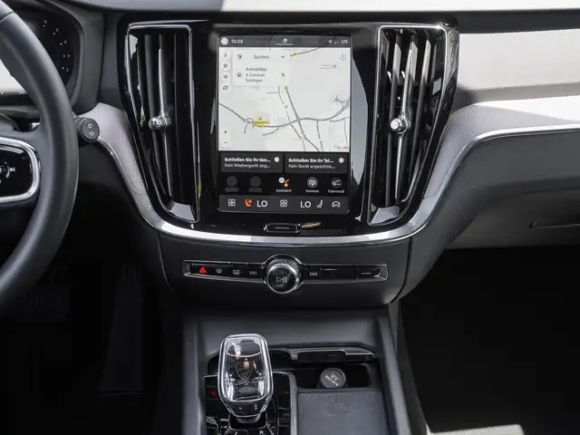 Volvo V60 Cross Country view 12