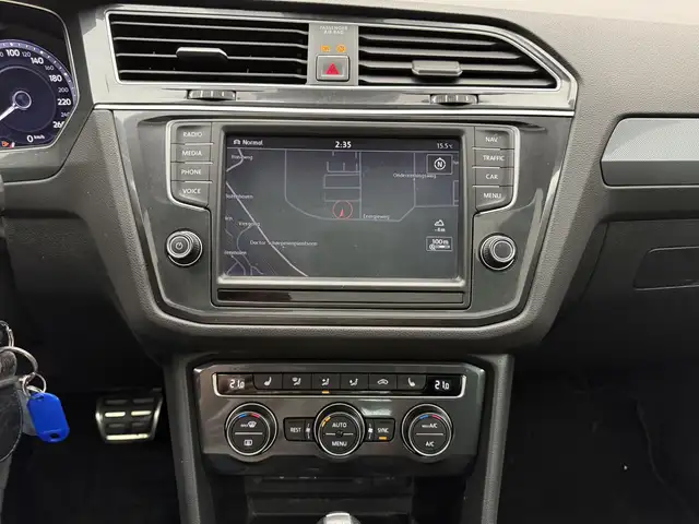 Volkswagen Tiguan view 23