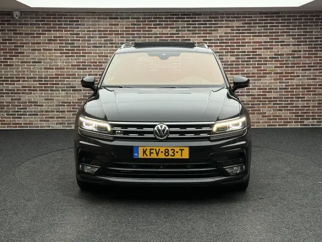 Volkswagen Tiguan view 3
