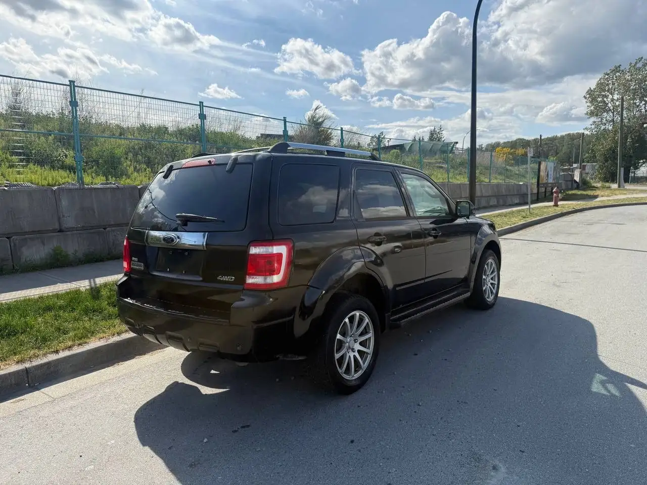 Ford Escape photo Ford Escape