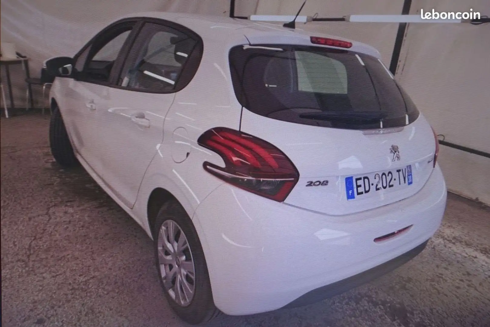 Peugeot 208 AFFAIRE 1.6 BLUEHDI 75CH PREMIUM PACK Blanc - 2