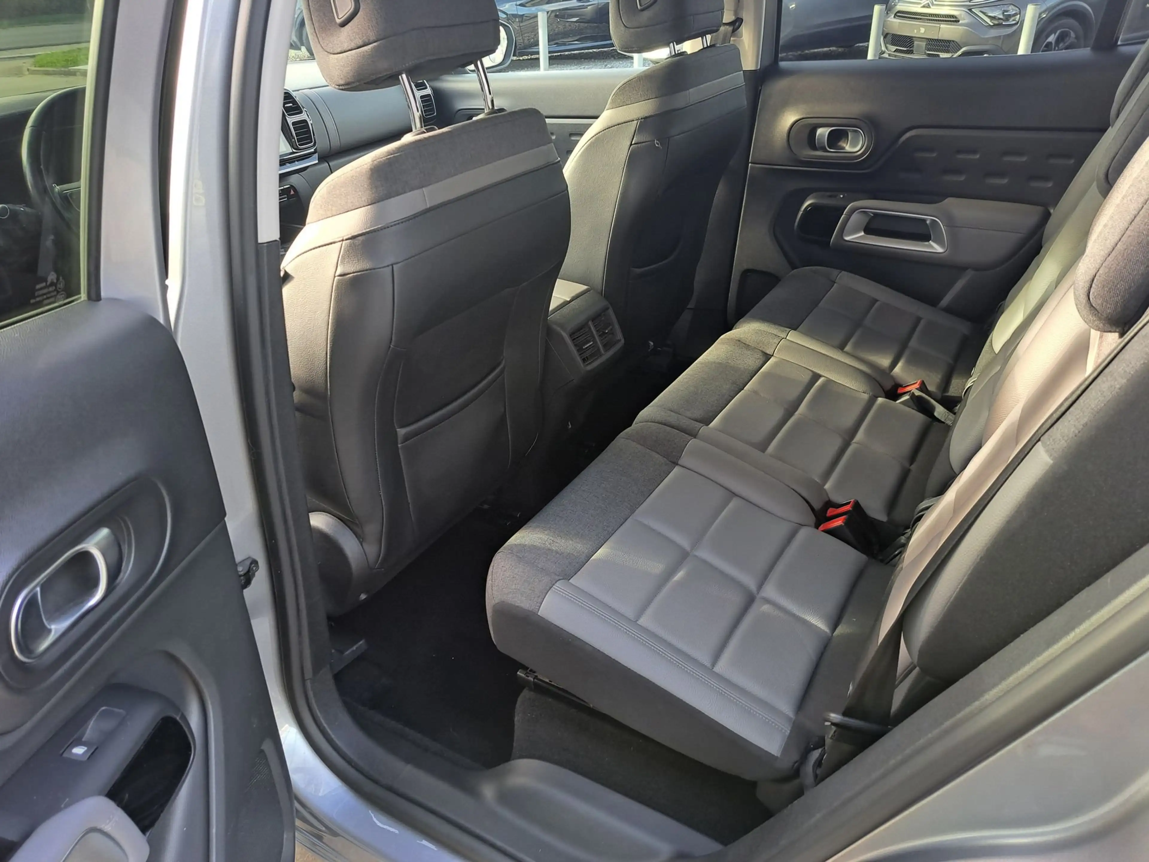 Citroen C5 Aircross 1.2 PureTech S/S SHINE — photo 9