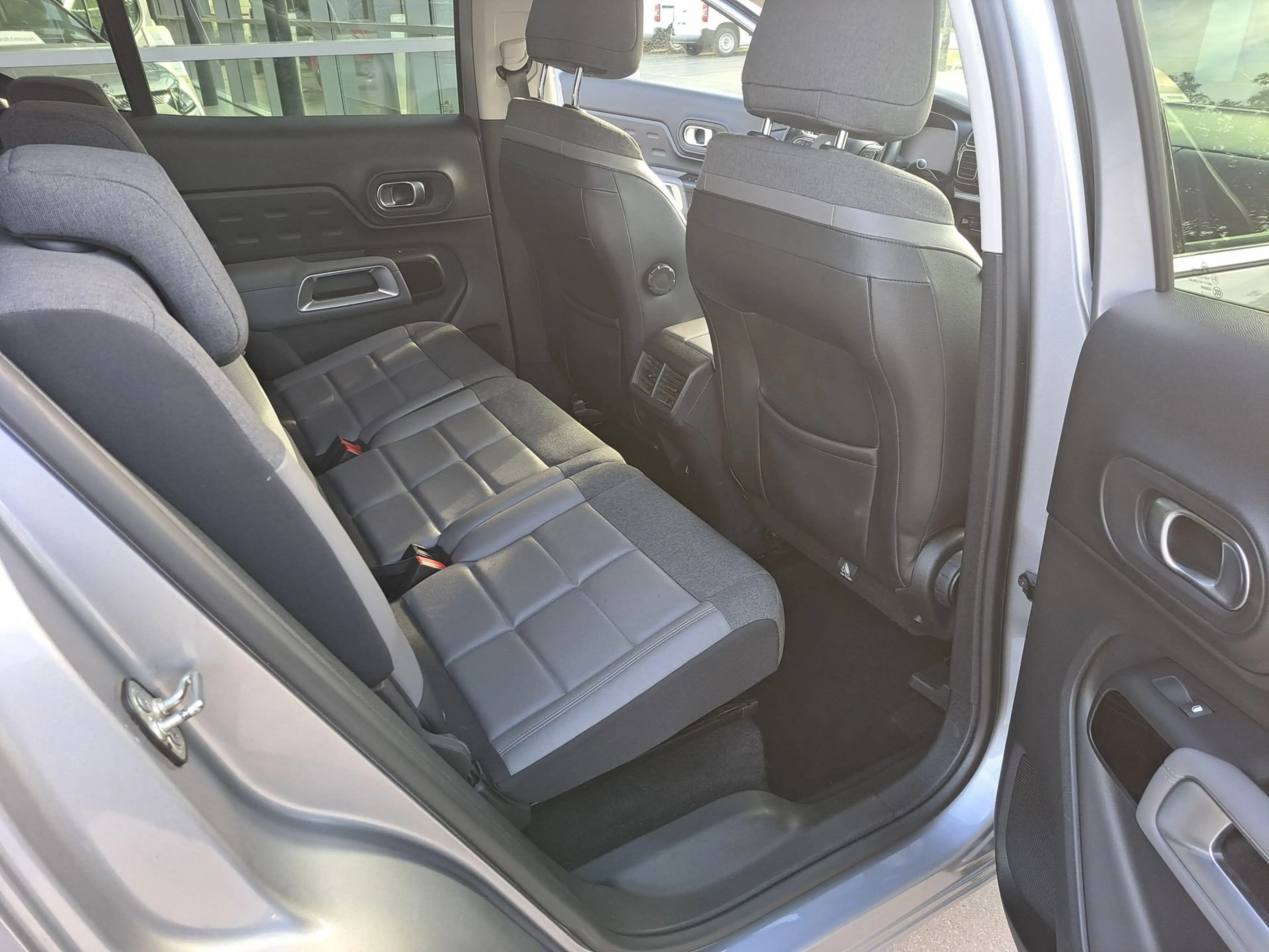Citroen C5 Aircross 1.2 PureTech S/S SHINE — photo 12