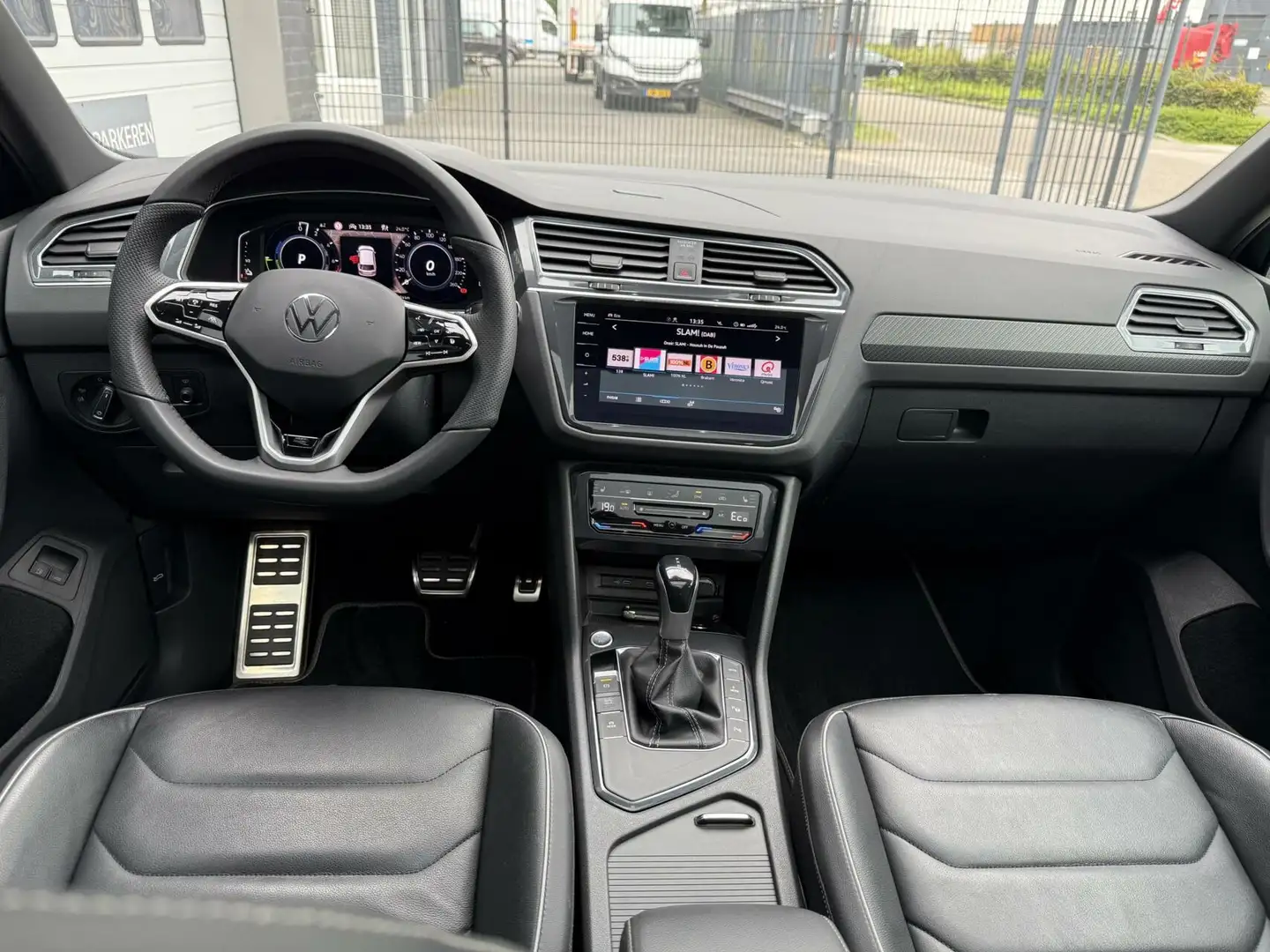 Volkswagen Tiguan 1.4 TSI eHybrid R-Line PANO LEER HEAD UP Blauw - 2