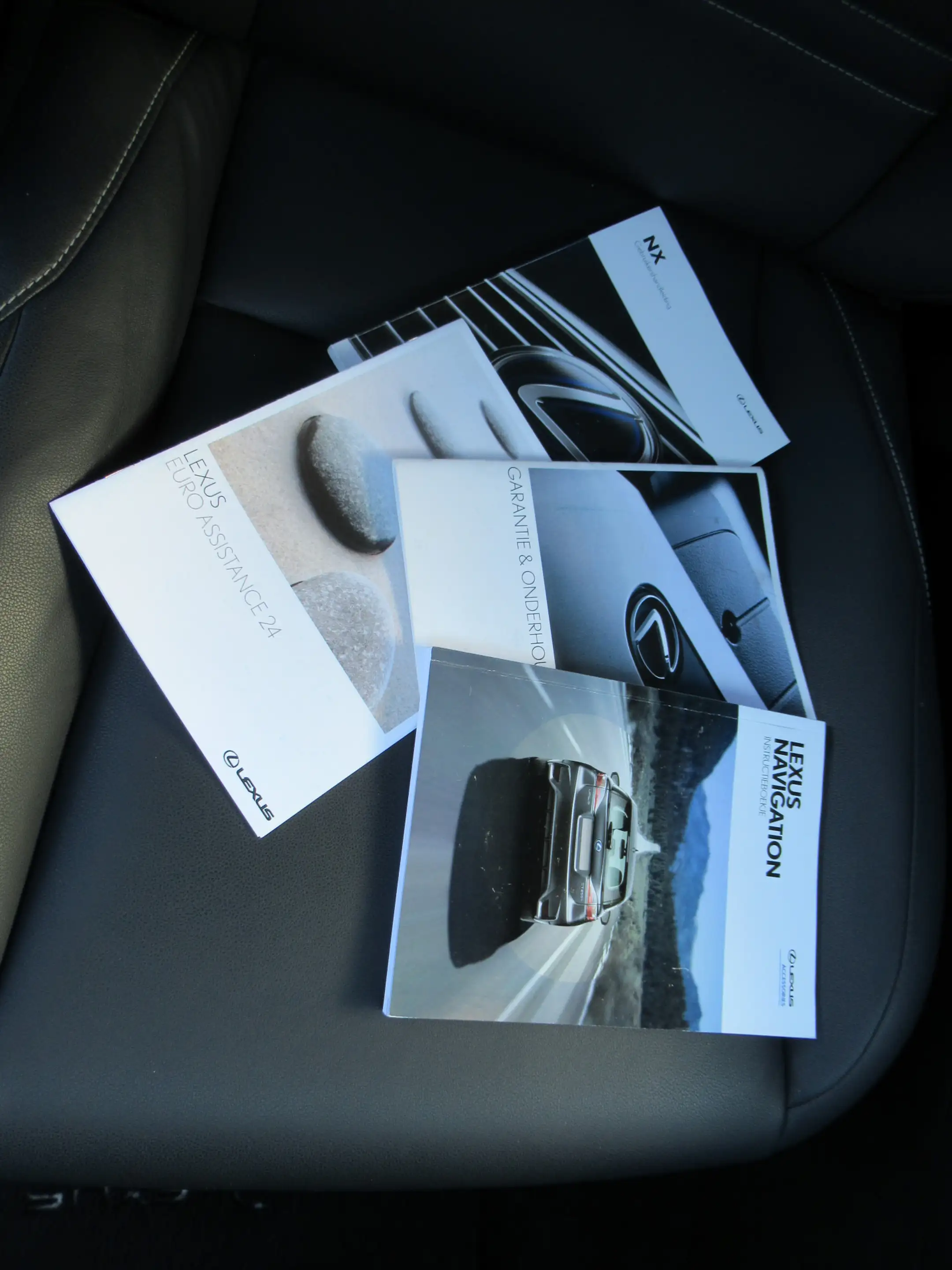 Lexus NX 300h AWD 25th First Edition leer Dealeronderhouden — photo 25