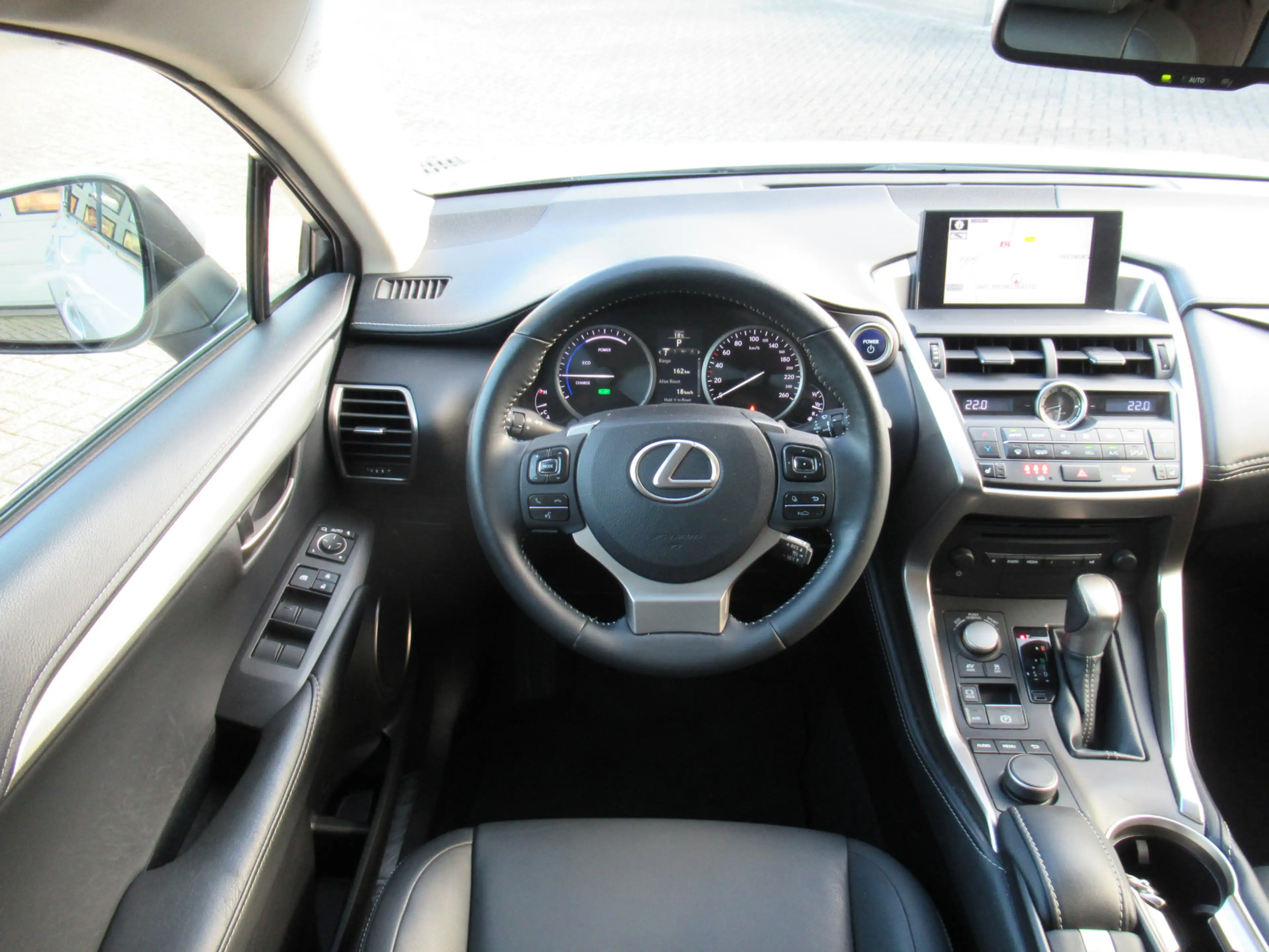 Lexus NX 300h AWD 25th First Edition leer Dealeronderhouden — photo 3