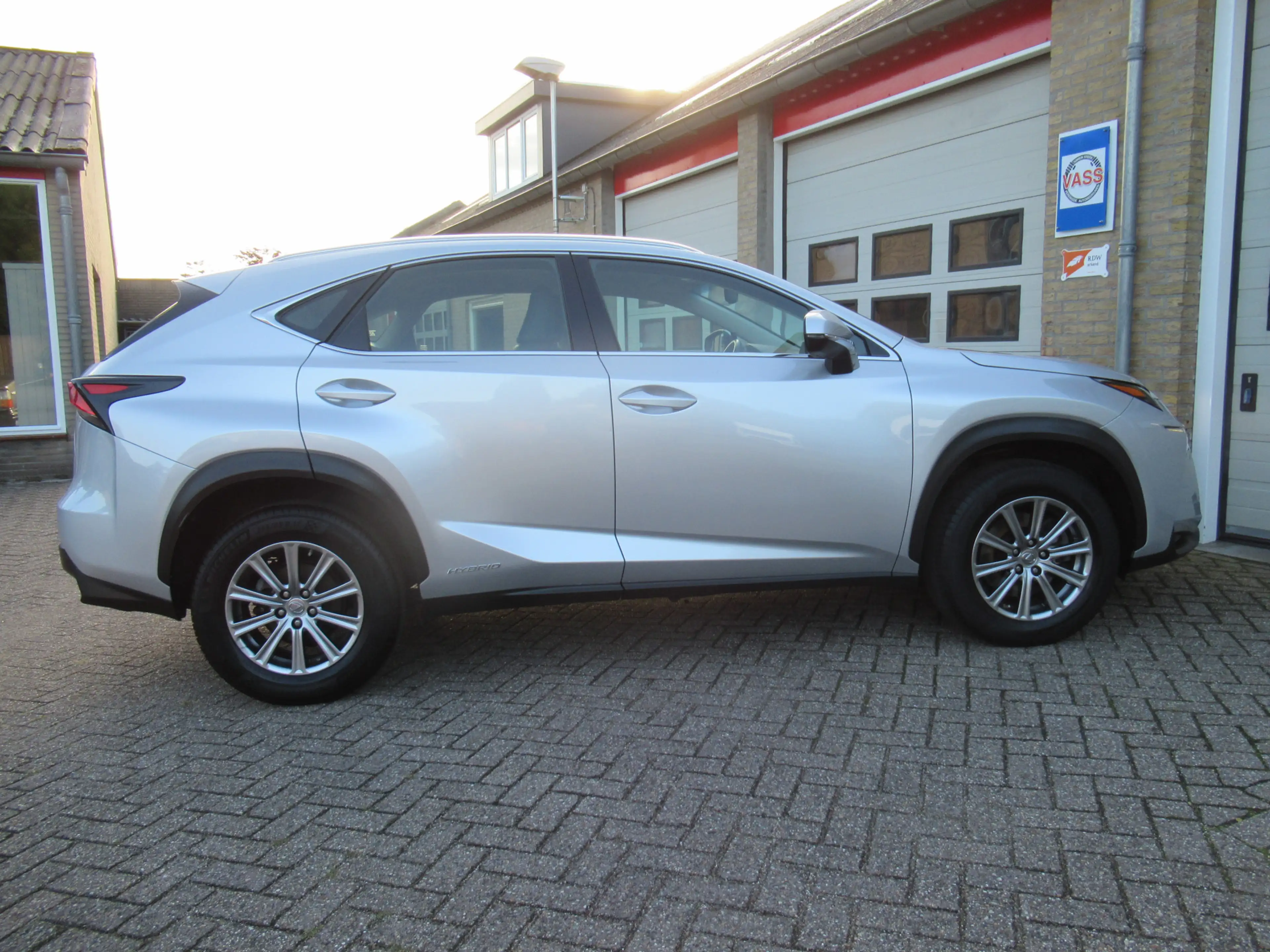 Lexus NX 300h AWD 25th First Edition leer Dealeronderhouden — photo 24