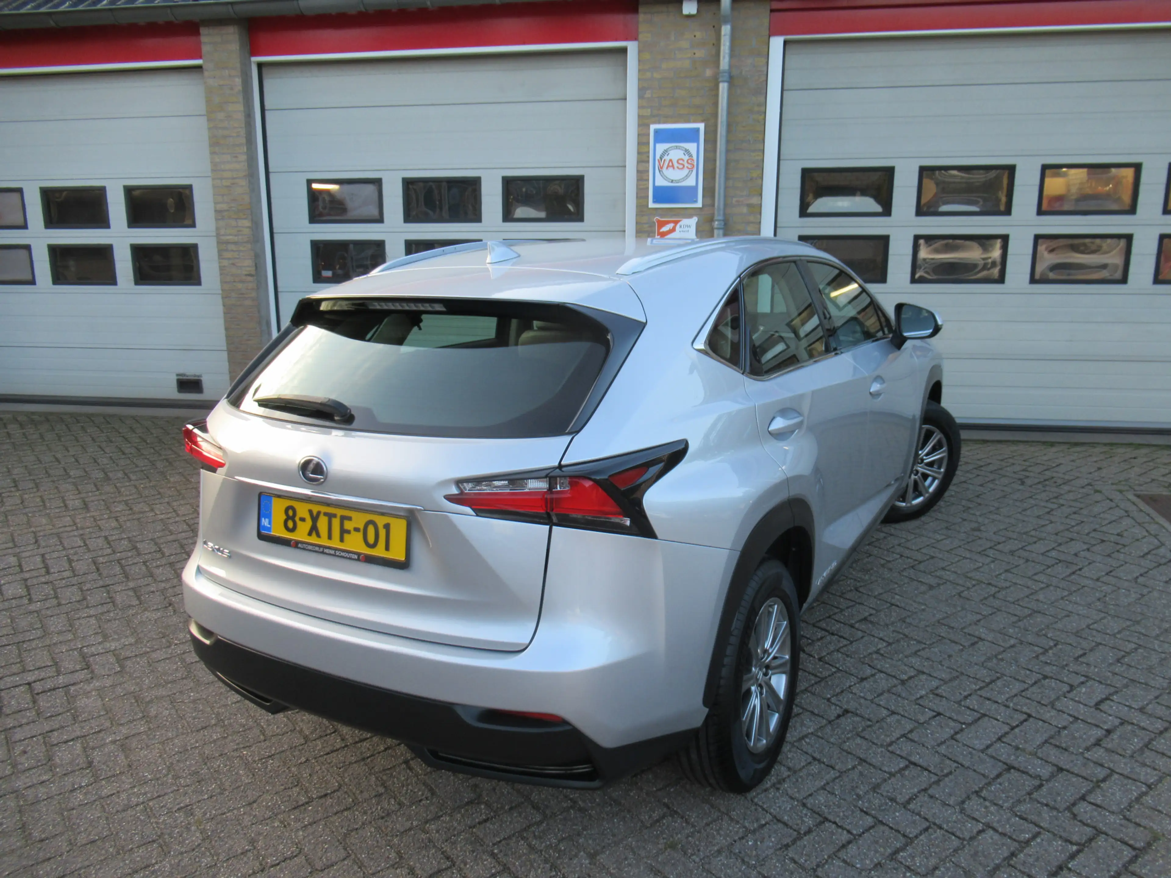 Lexus NX 300h AWD 25th First Edition leer Dealeronderhouden — photo 2