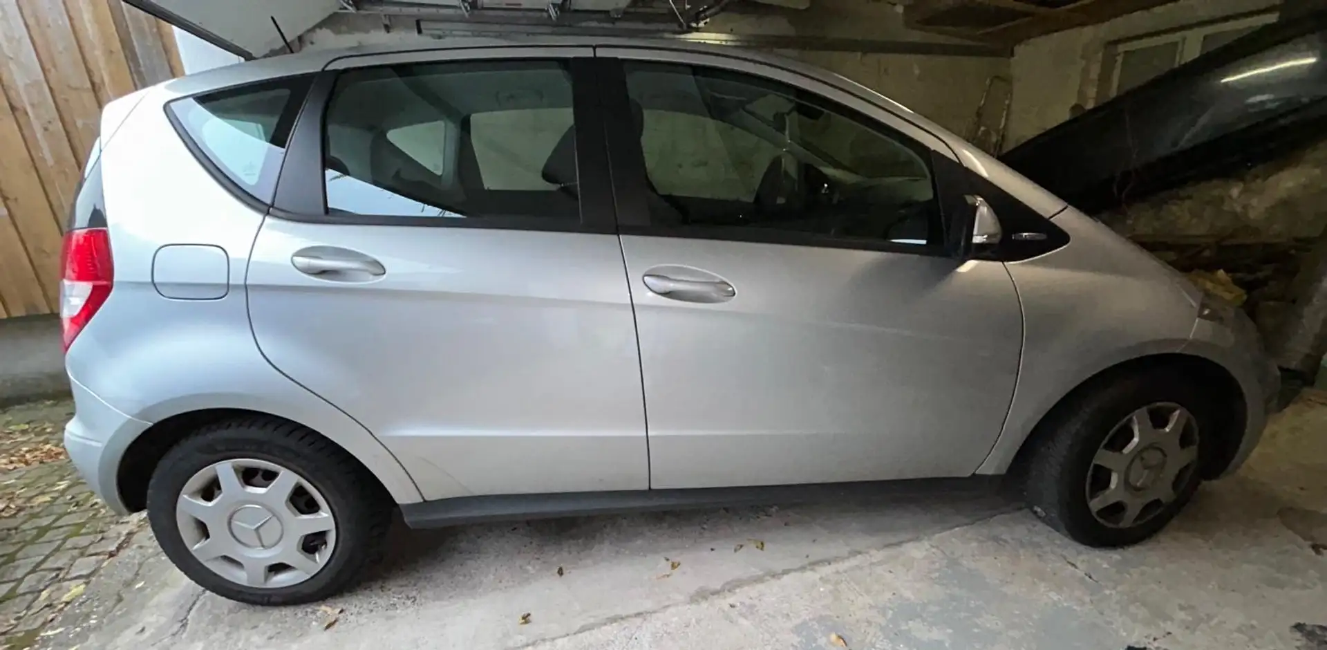 Mercedes-Benz A 160 MERCEDES A160 TÜV NEU BREMSEN NEU GARAGENFAHRZEUG Silber - 2