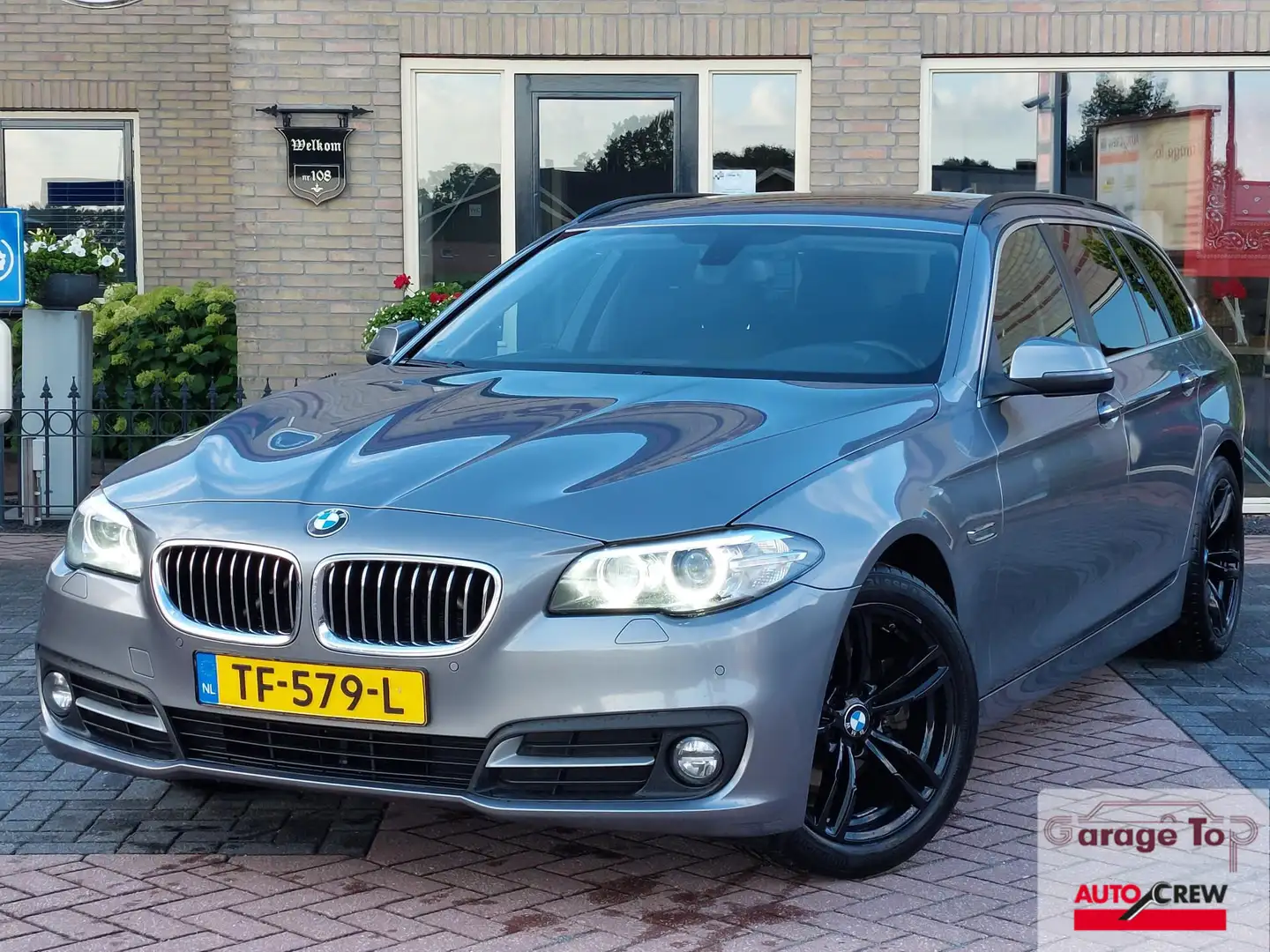 BMW 520 5 Serie Touring 520d Luxury Edition | Trekhaak | X Grijs - 1